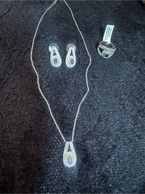 Elegant Teardrop Silver Necklace and Earring Set with Black Stone
